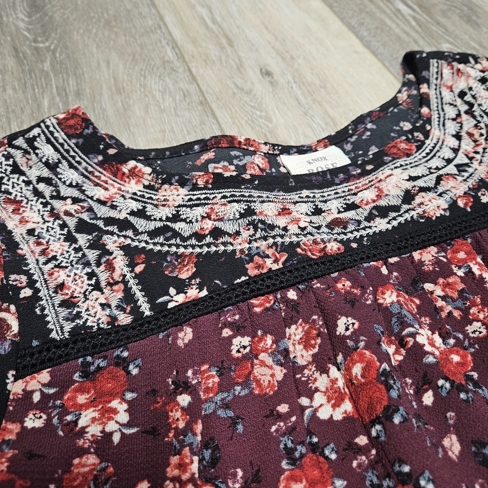 Knox Rose Floral Embroidered Tiered Relaxed Fit Peasant Top Blouse Womens Small - Picture 10 of 12